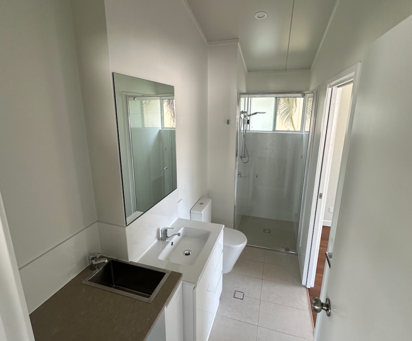 $700, Whole-property, 2 bathrooms, Burleigh Waters QLD 4220