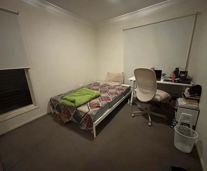 Unfurnished room in a share house
