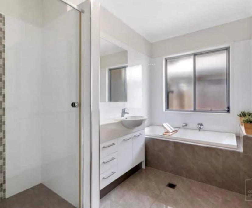 $225, Share-house, 4 bathrooms, Caloundra West QLD 4551