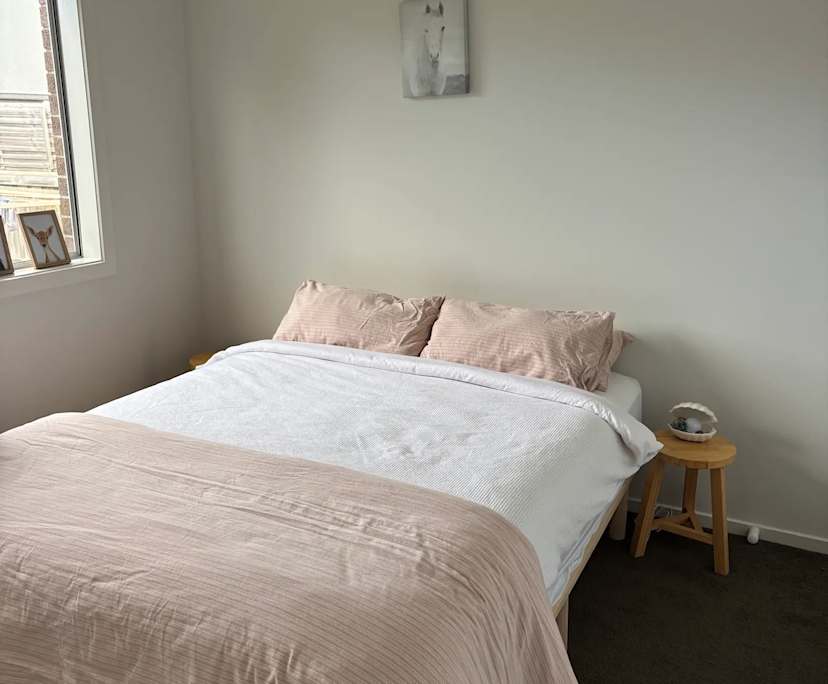Room in a share house