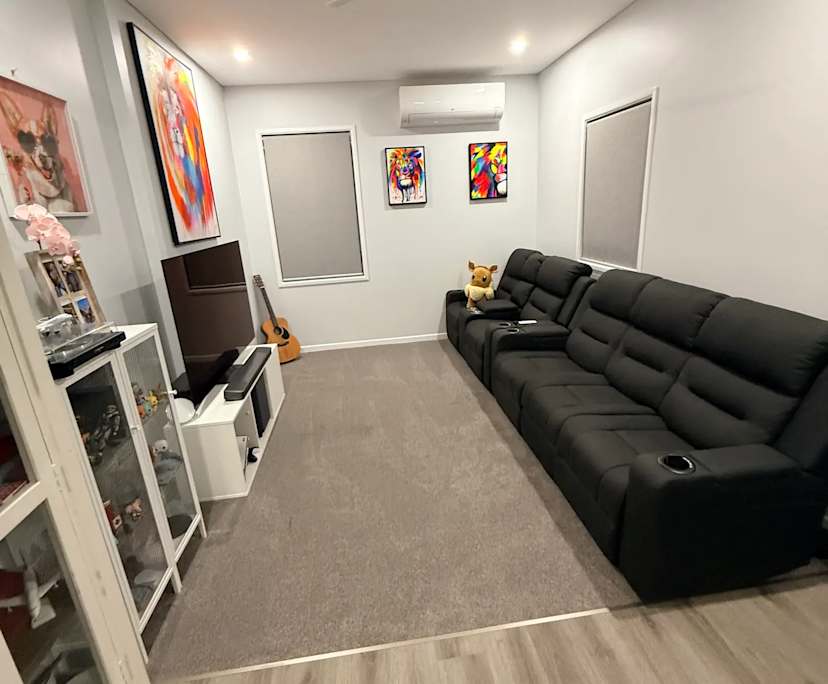 Unfurnished room in a share house