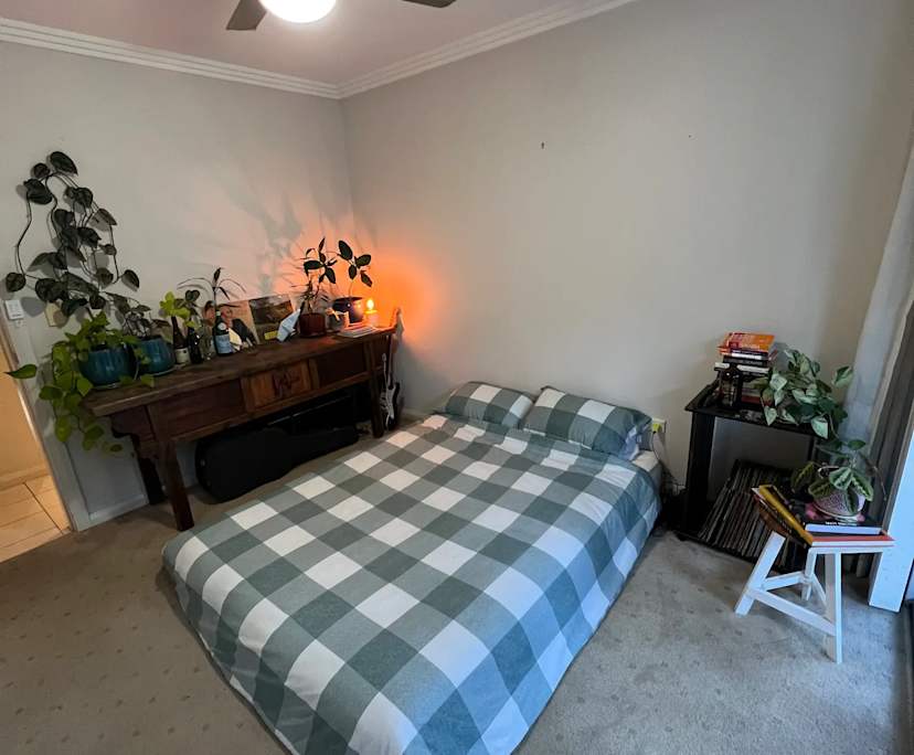 Unfurnished room in a flatshare
