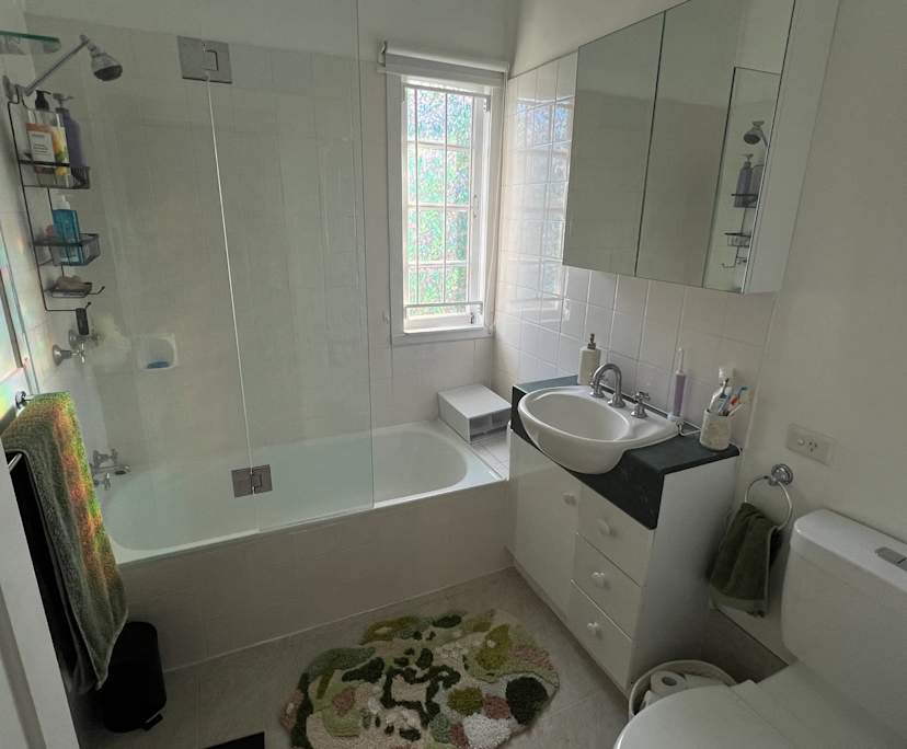 $200, Share-house, 3 bathrooms, Coorparoo QLD 4151