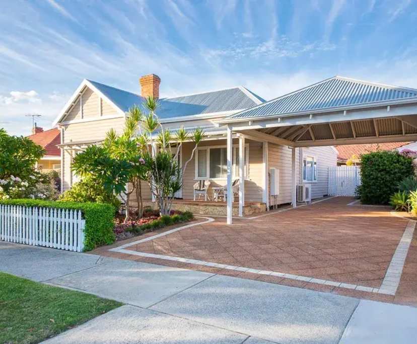Room in a share house