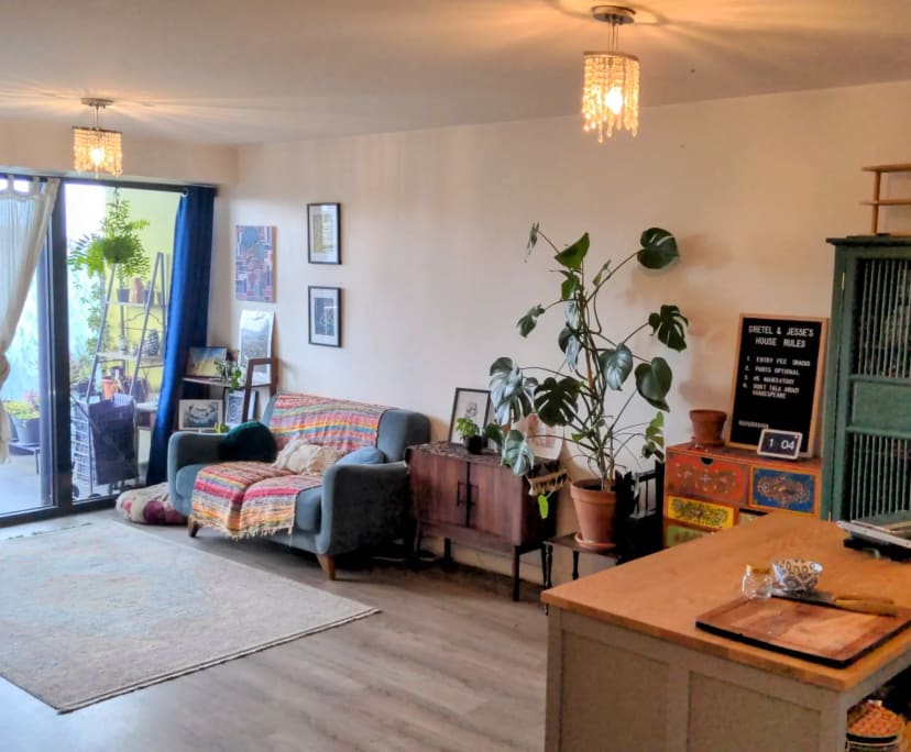 Unfurnished room in a flatshare