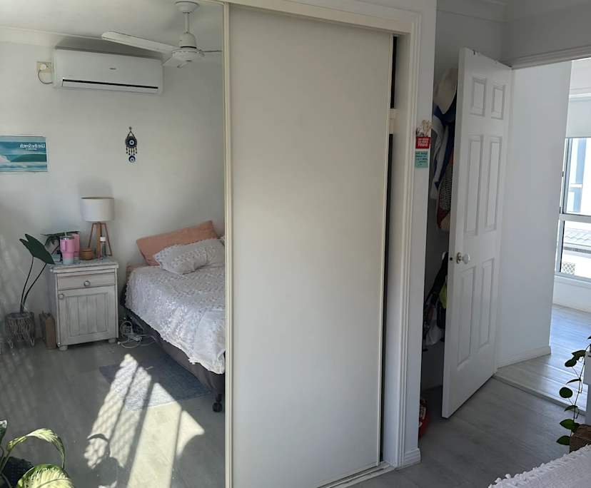 $420, Share-house, 3 bathrooms, Miami QLD 4220
