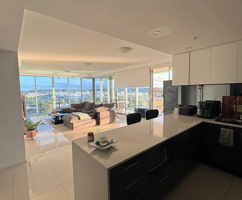 $450, Flatshare, 3 bathrooms, Biggera Waters QLD 4216