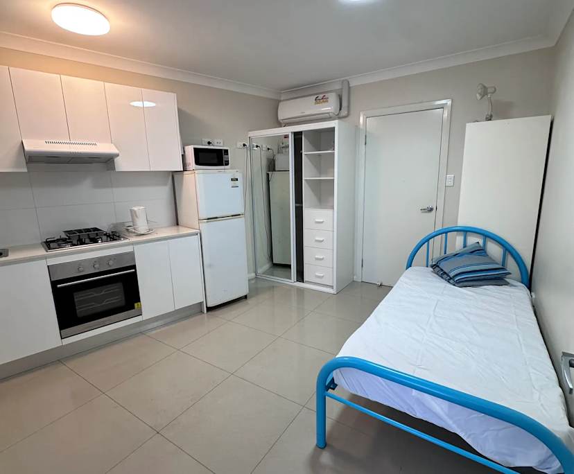 Furnished room studio flat for rent