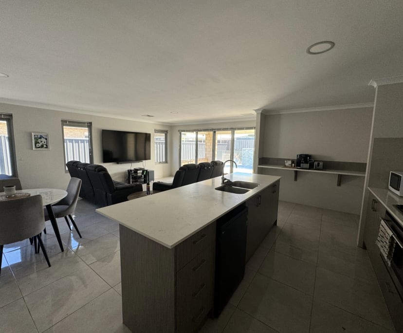 Unfurnished room in a share house