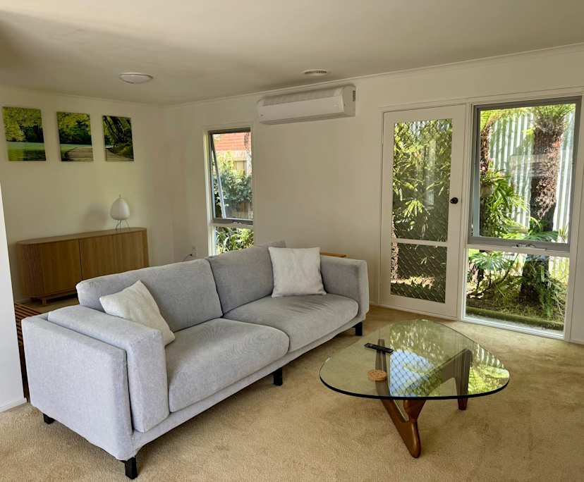 Furnished room in a flatshare