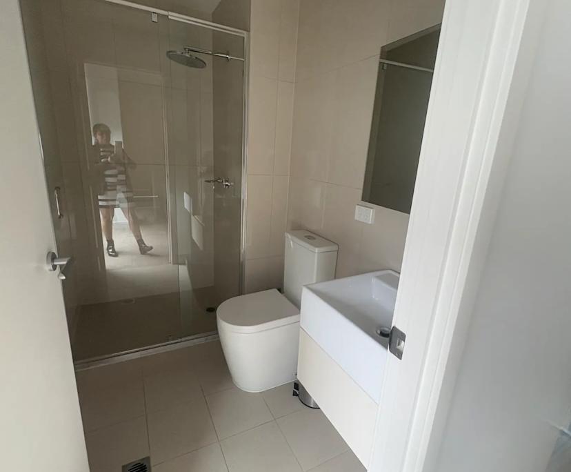 $950, Whole-property, 2 bathrooms, Melbourne VIC 3000