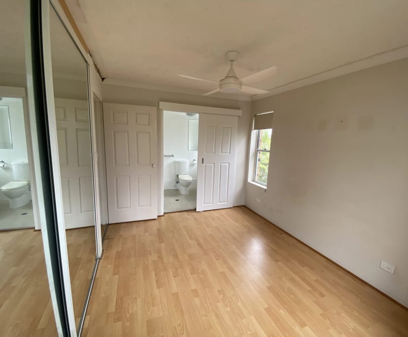 Unfurnished room with ensuite in a flatshare