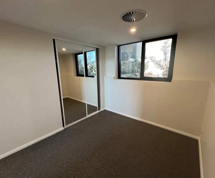 Unfurnished room with own bathroom