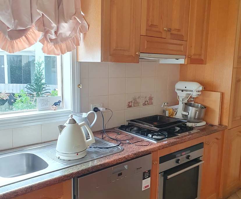 $280, Share-house, 5 bathrooms, Airport West VIC 3042