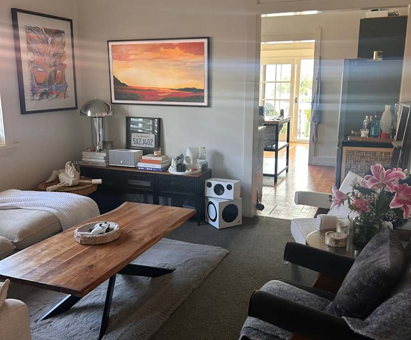 Unfurnished room in a flatshare