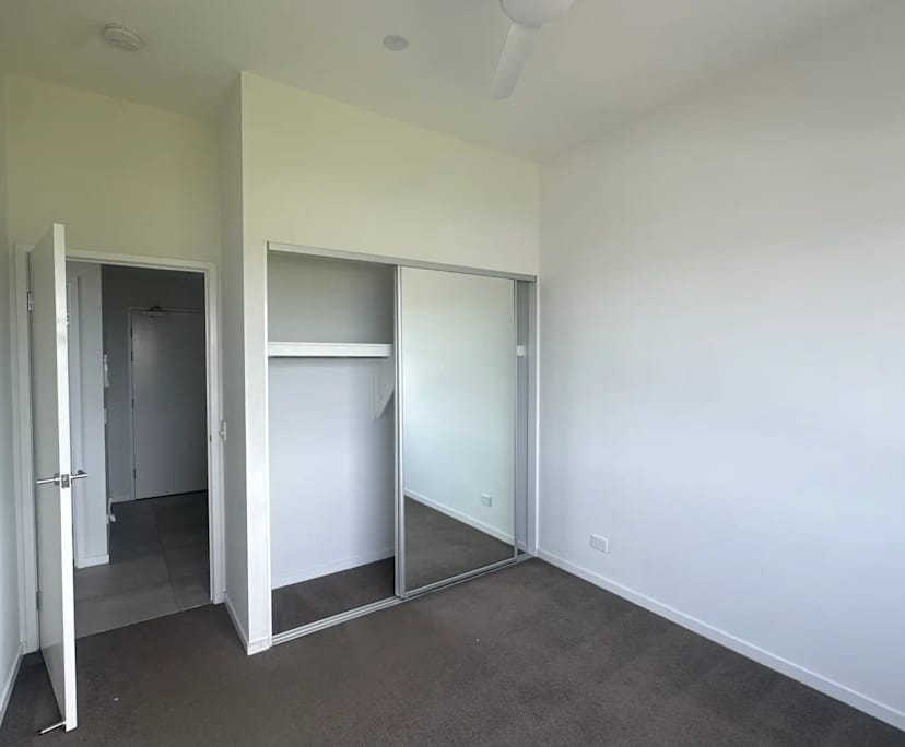 $400, Share-house, 3 bathrooms, Hope Island QLD 4212