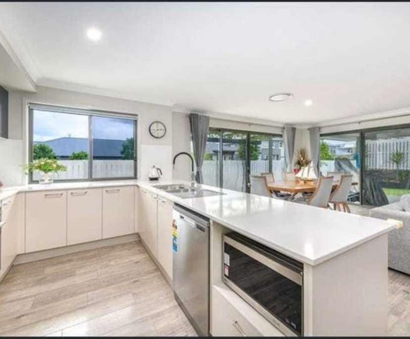 $280, Share-house, 4 bathrooms, Arundel QLD 4214