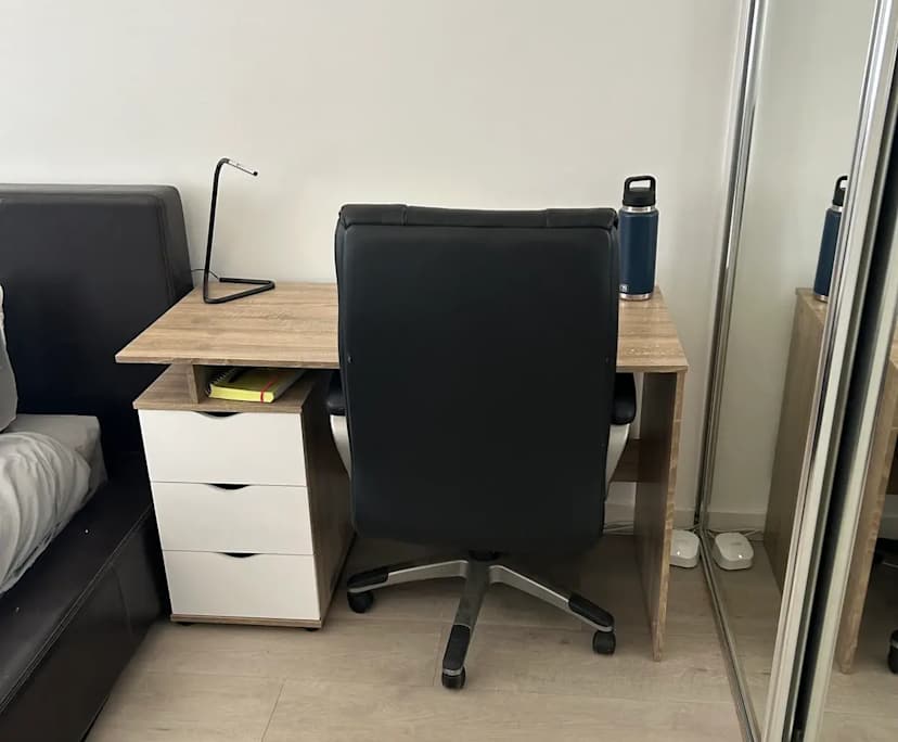 Furnished room in a flatshare