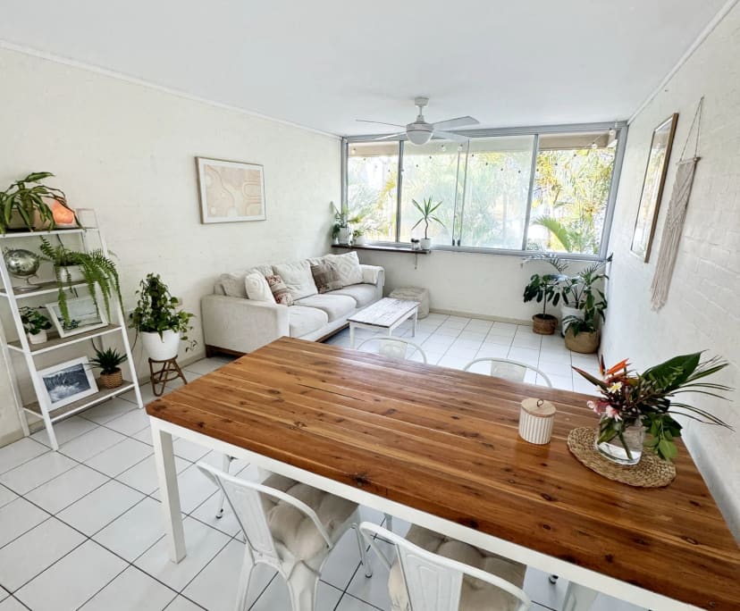 Furnished room in a flatshare