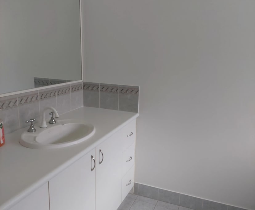 $240, Share-house, 4 bathrooms, Doolandella QLD 4077