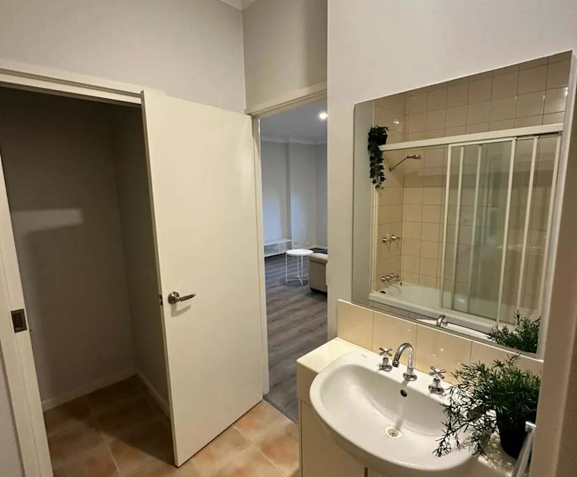 $750, Whole-property, 2 bathrooms, Armadale VIC 3143