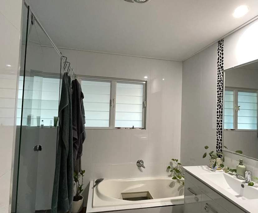 $240, Share-house, 3 bathrooms, Sherwood QLD 4075
