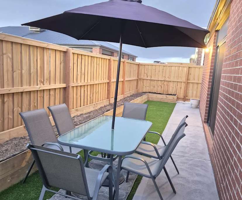 $300, Share-house, 2 rooms, Melton South VIC 3338, Melton South VIC 3338