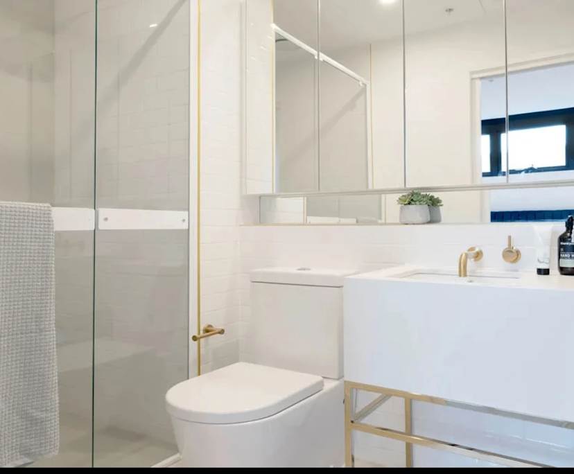 Unfurnished room with ensuite in a flatshare