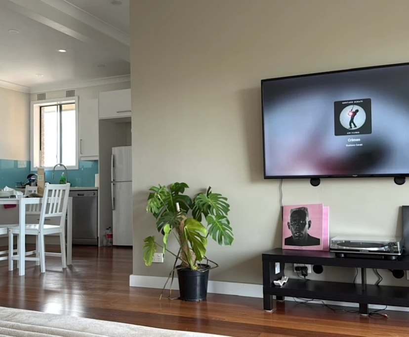 Furnished room in a flatshare