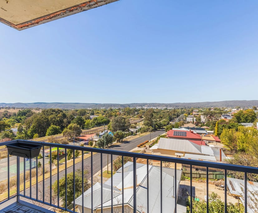 Whole Property for Rent in Queanbeyan, Canberra 4...