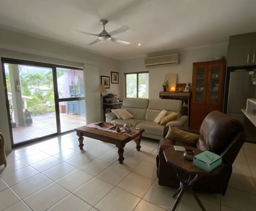 $300, Share-house, 3 bathrooms, Mooroobool QLD 4870