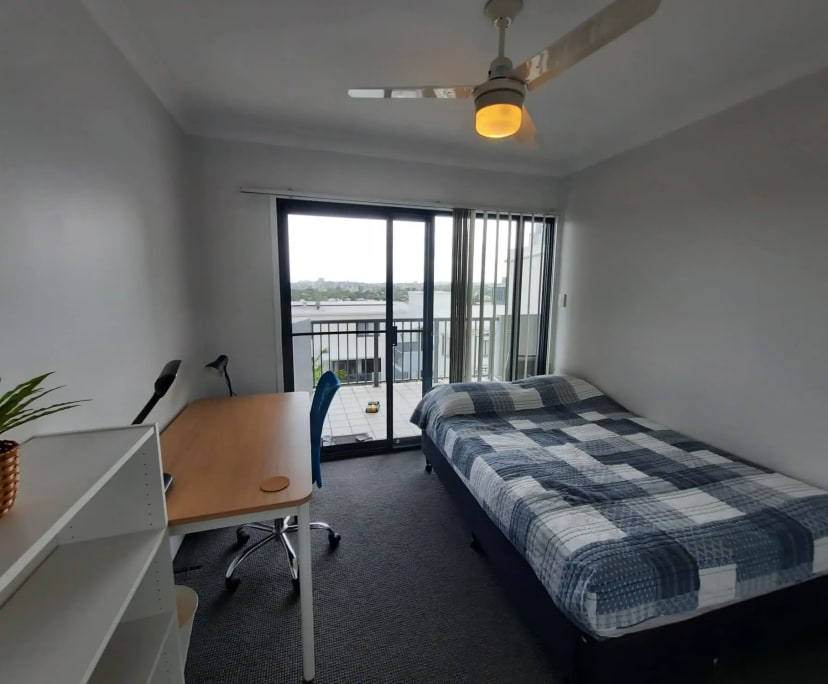 $350, Student-accommodation, 2 rooms, Taringa QLD 4068, Taringa QLD 4068