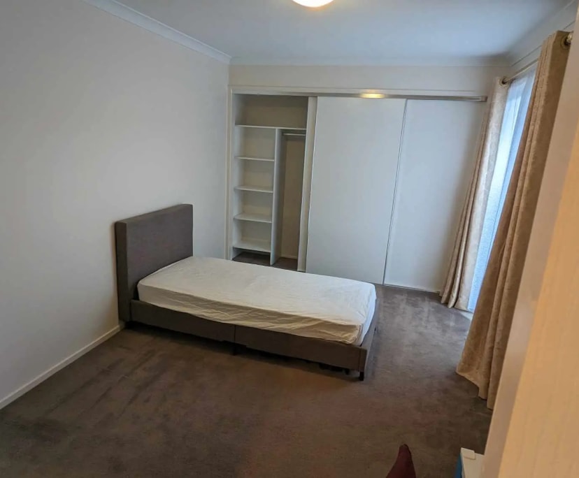Room for Rent in Coombs, Canberra 270, Furnished,...