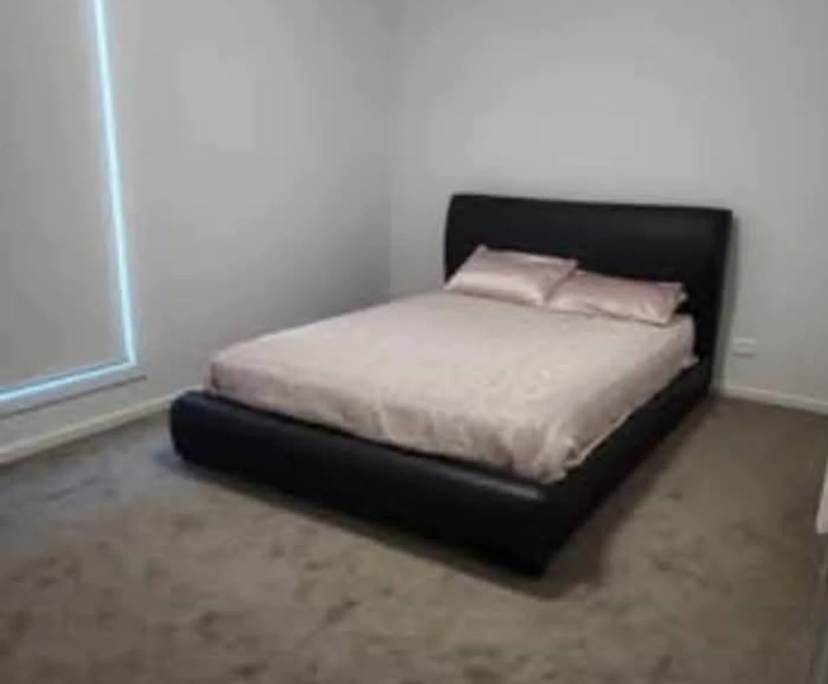 $195, Share-house, 4 bathrooms, Deanside VIC 3336