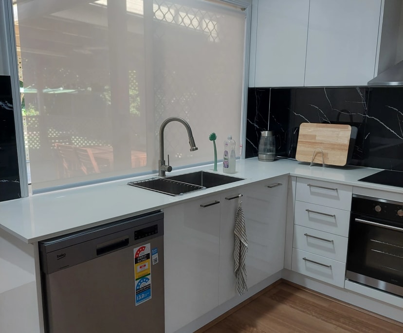 $240, Share-house, 4 bathrooms, Doolandella QLD 4077