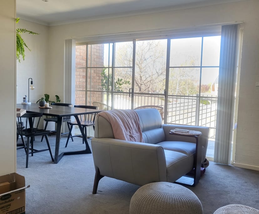 Furnished room in a flatshare