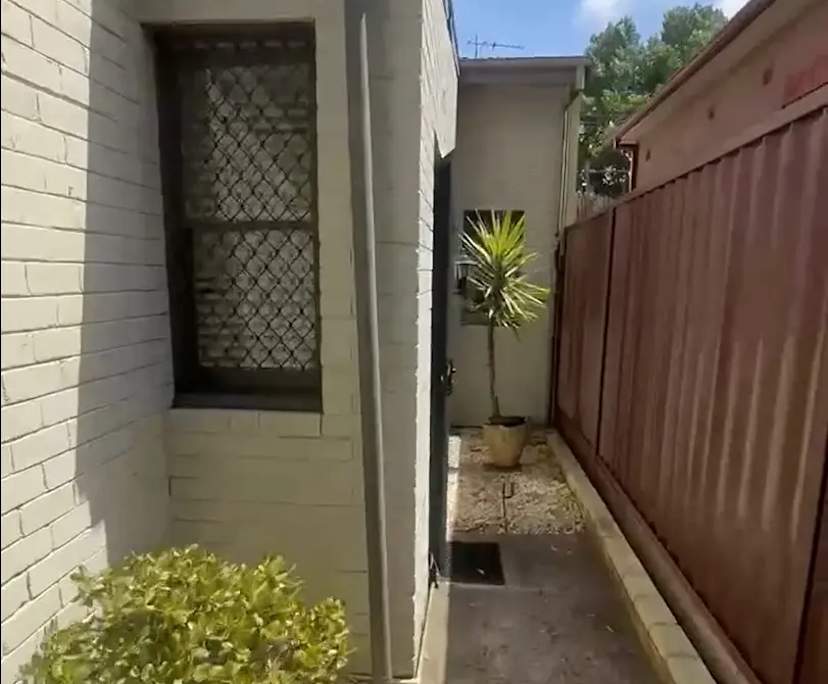 $450, 1-bed, 1 bathroom, Roselands NSW 2196