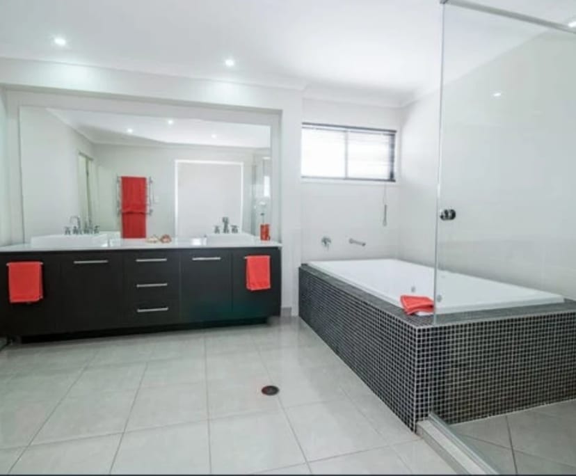 $300, Share-house, 4 bathrooms, Upper Caboolture QLD 4510