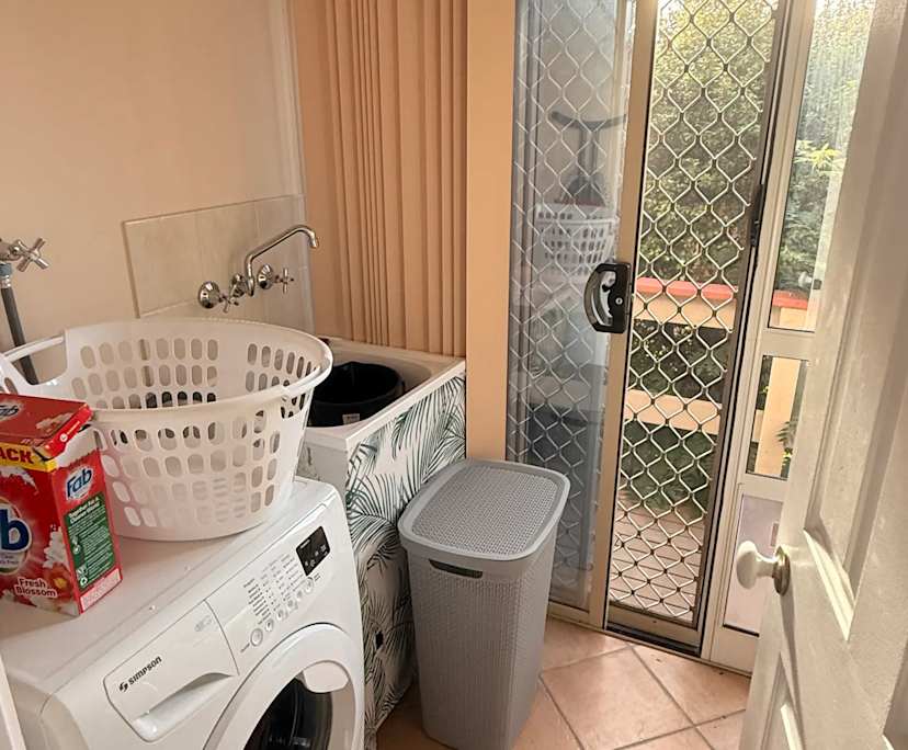 $350, Share-house, 4 bathrooms, Oxenford QLD 4210