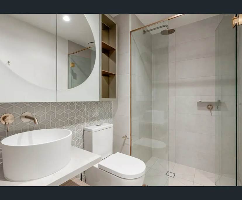 Unfurnished room with own bathroom