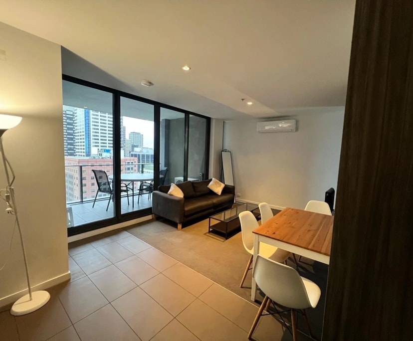 Furnished room in a flatshare