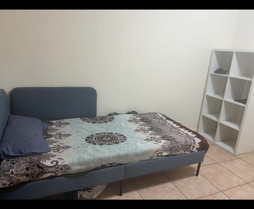 Unfurnished room with ensuite in a flatshare