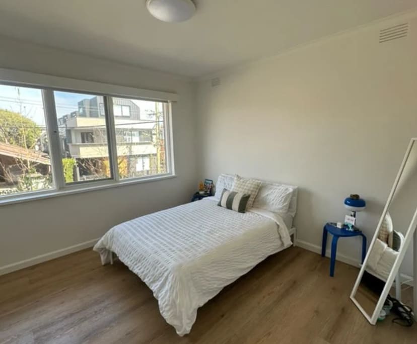 Furnished room in a flatshare