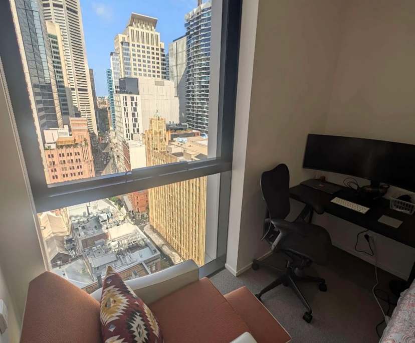 Furnished room in a flatshare