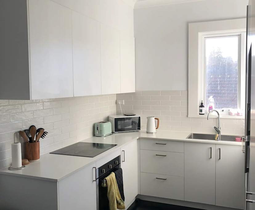 Furnished room in a flatshare