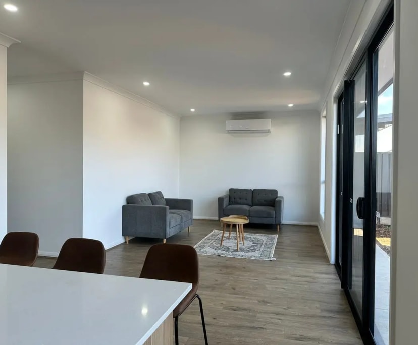 $315, Whole-property, 5 bathrooms, Smithfield Plains SA 5114