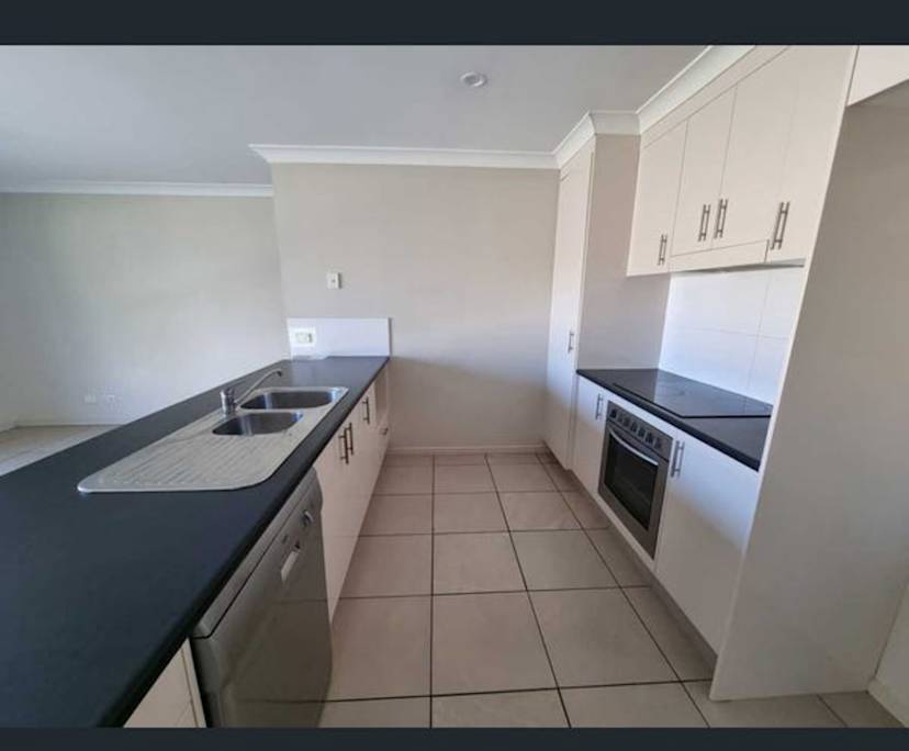 $350, Homestay, 2 rooms, Calamvale QLD 4116, Calamvale QLD 4116