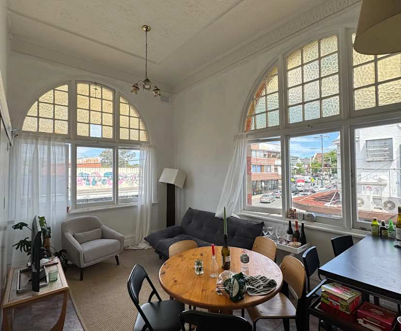 Furnished room in a flatshare