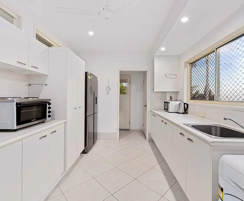 $450, Granny-flat, 1 bathroom, Coolum Beach QLD 4573
