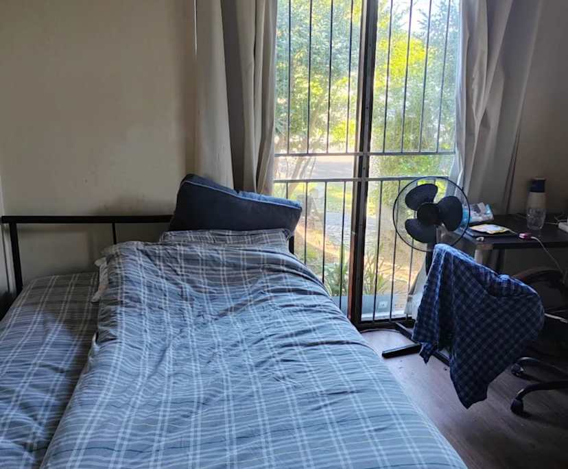 Furnished room in a share house
